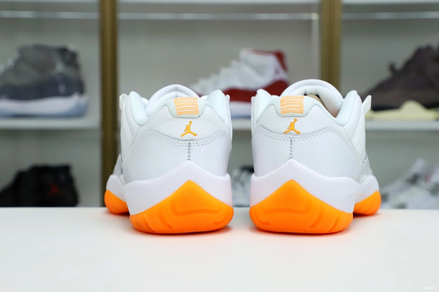 11 CITRUS' 'BRIGHT WMNS LOW RETRO JORDAN AIR 1104